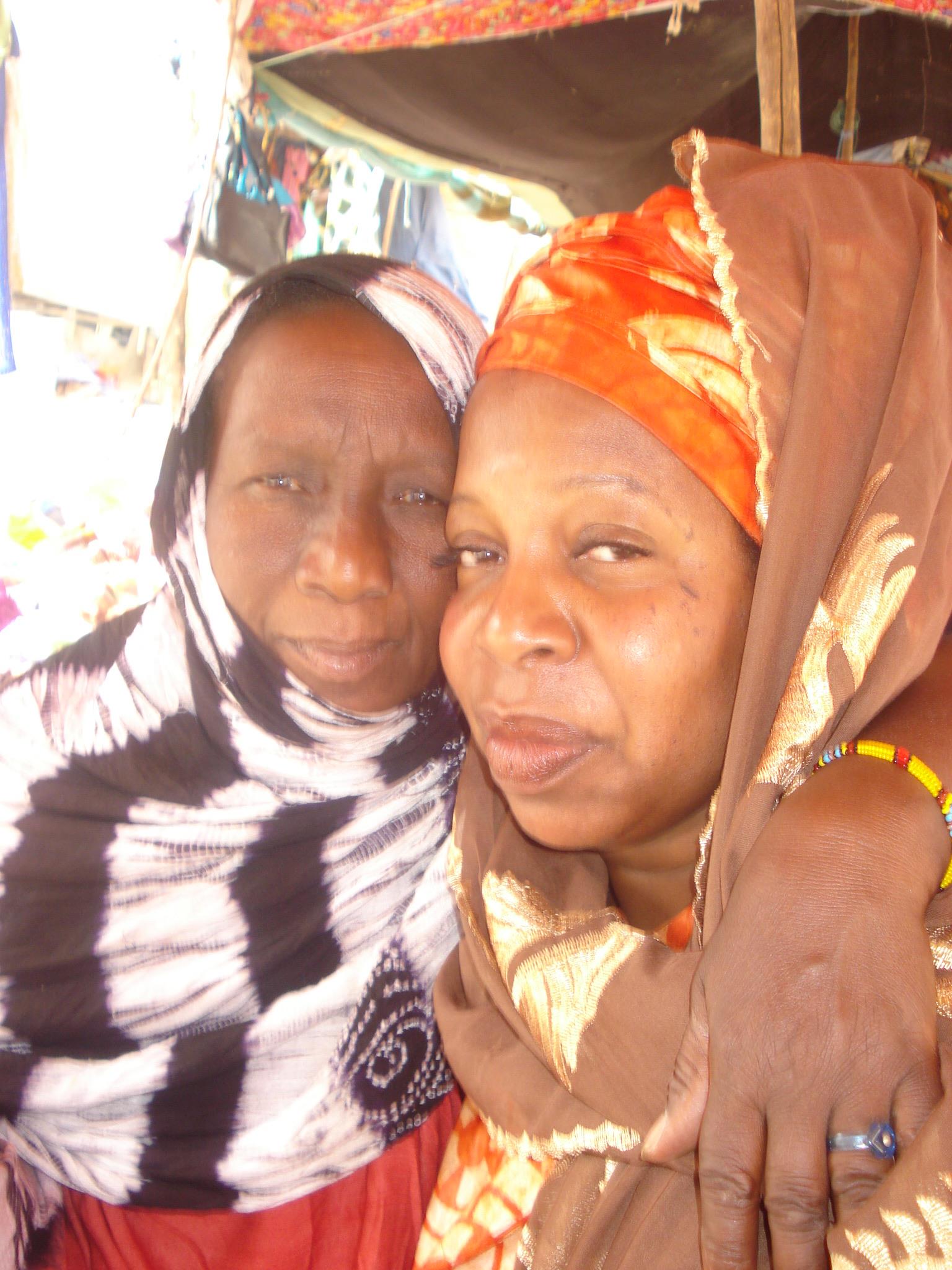 330783_10151079494071064_672912078_o